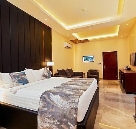 Senators Suites And Towers Hotel Omole Extérieur photo