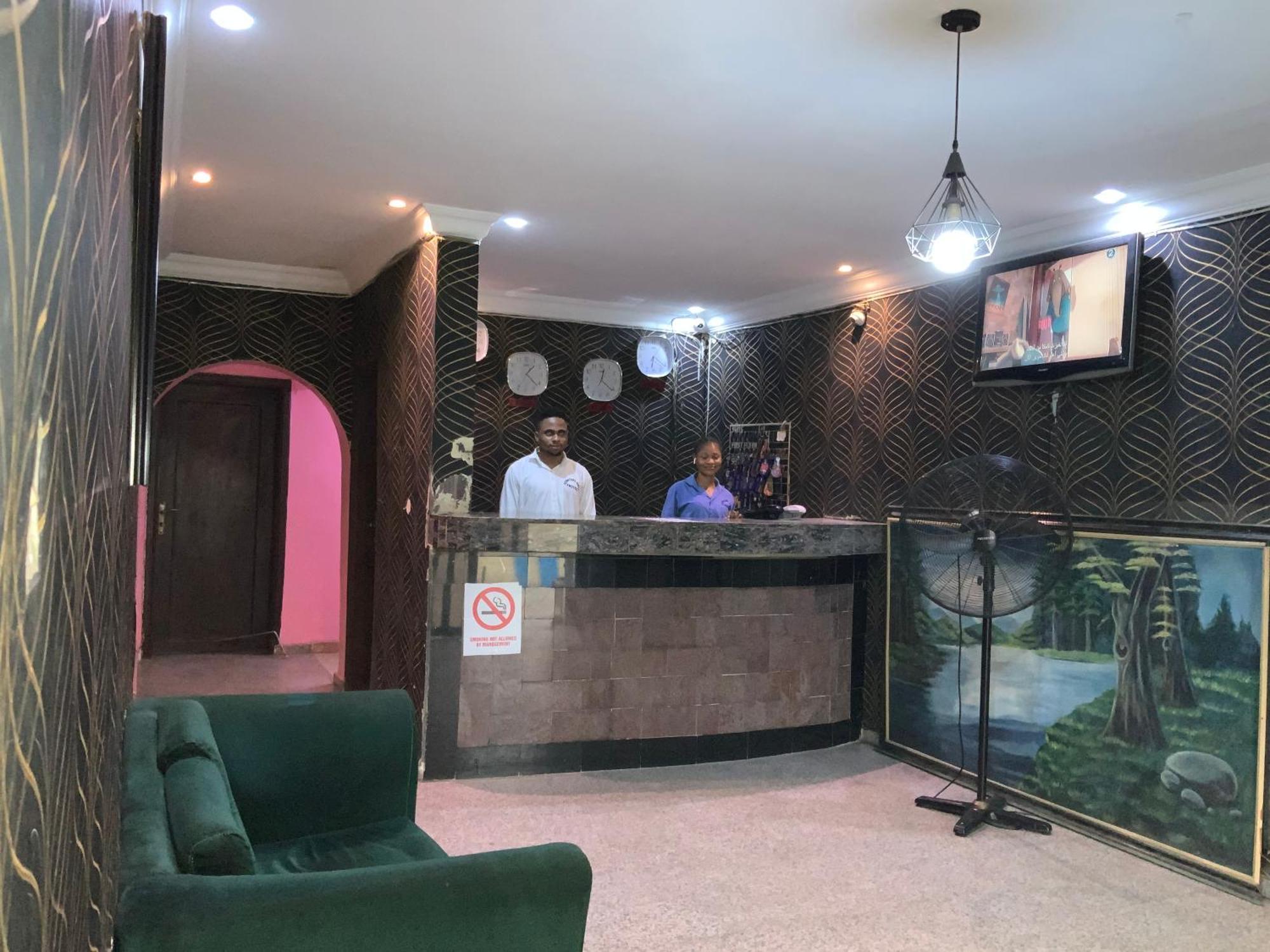Senators Suites And Towers Hotel Omole Extérieur photo