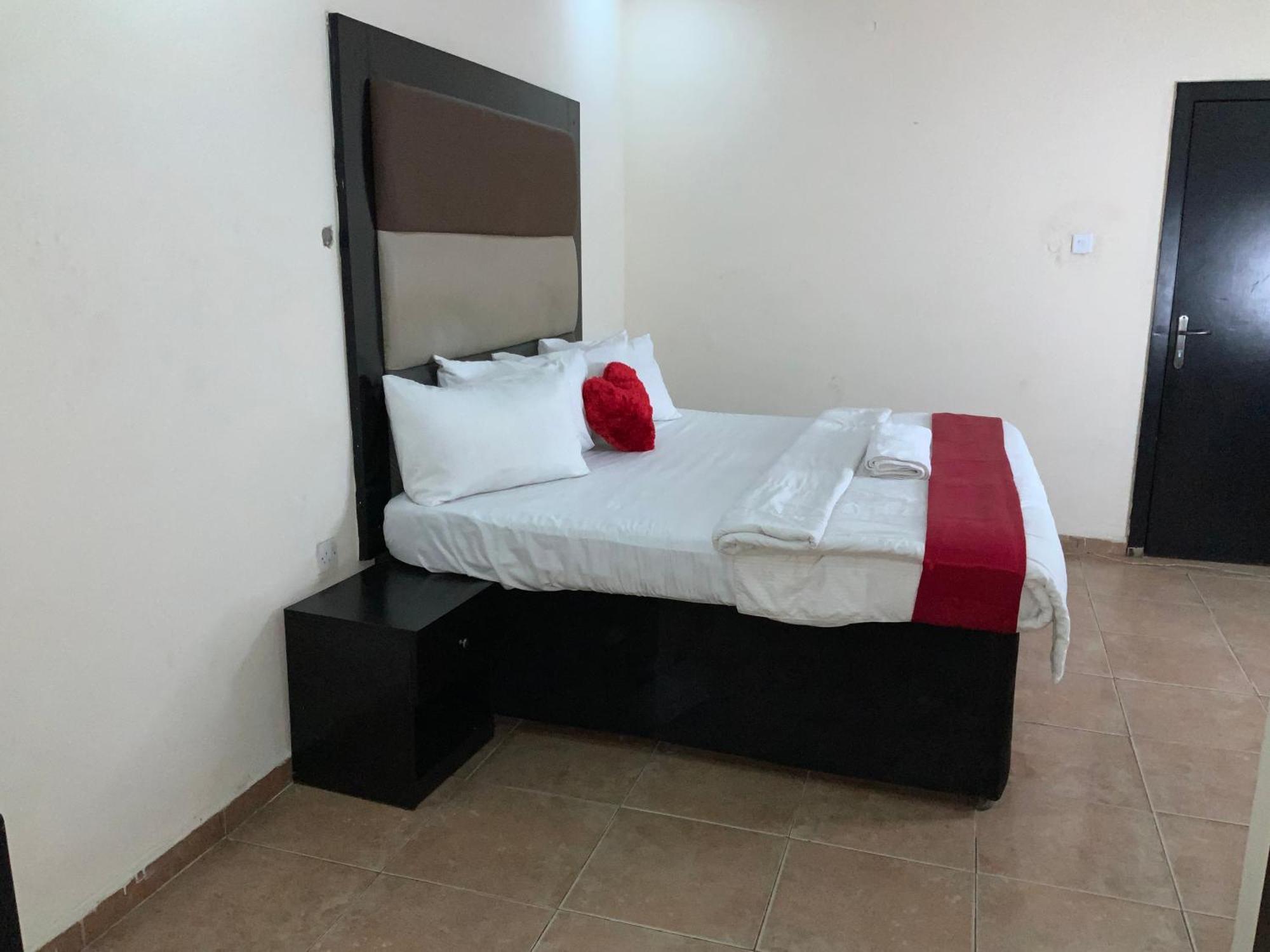 Senators Suites And Towers Hotel Omole Extérieur photo